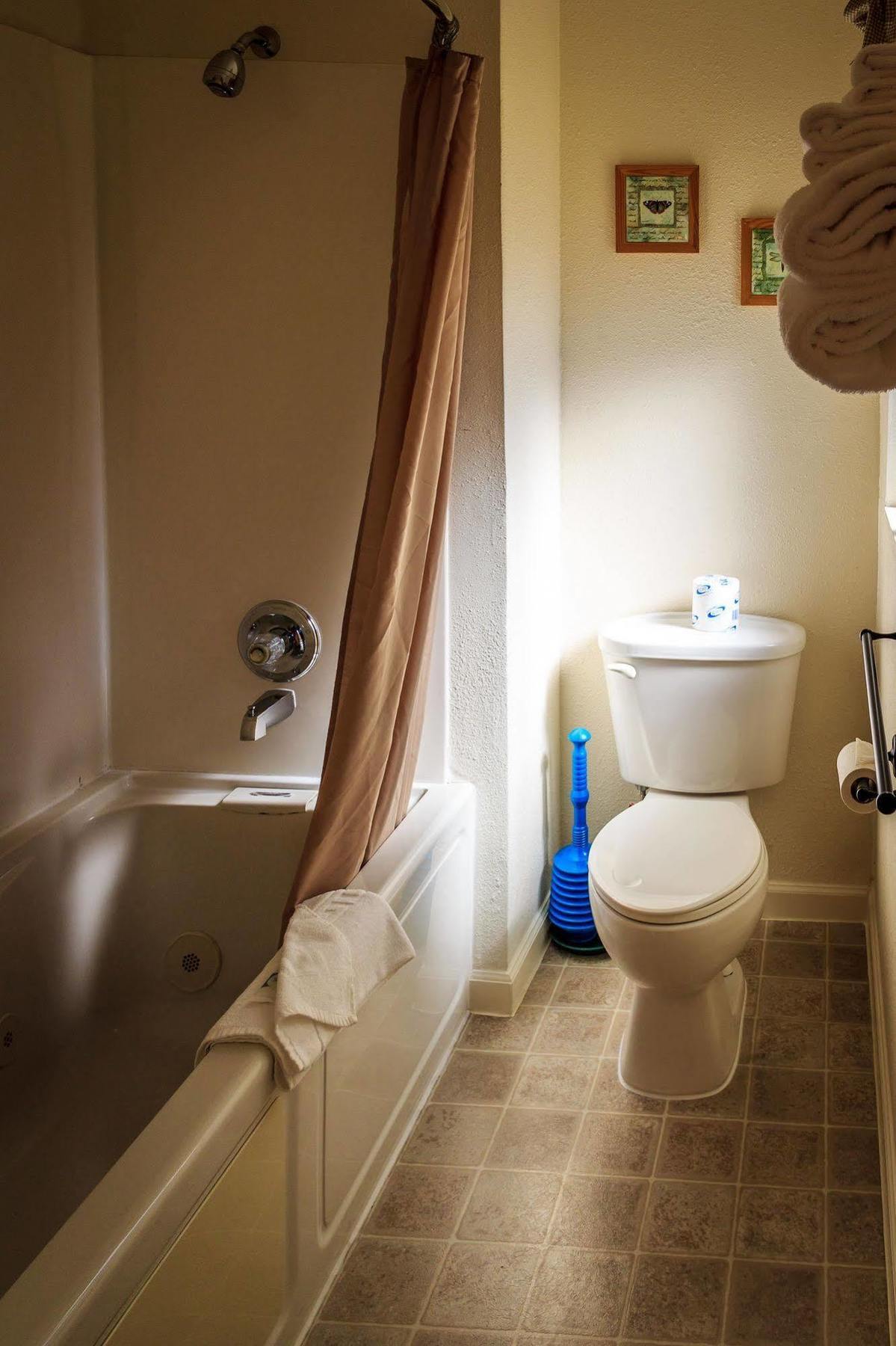 Burney Green Gables Motel & Suites المظهر الخارجي الصورة